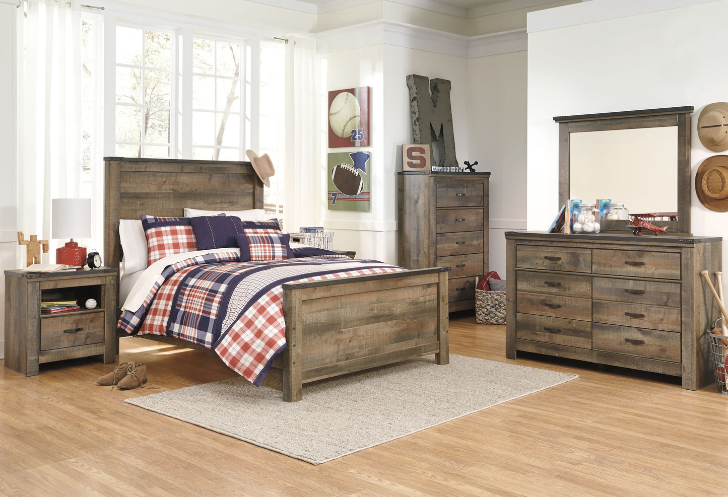 Trinell - Panel Bed