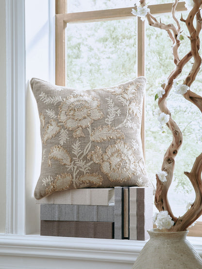 Viveka - Pillow