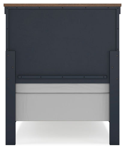 Landocken - Panel Bedroom Set