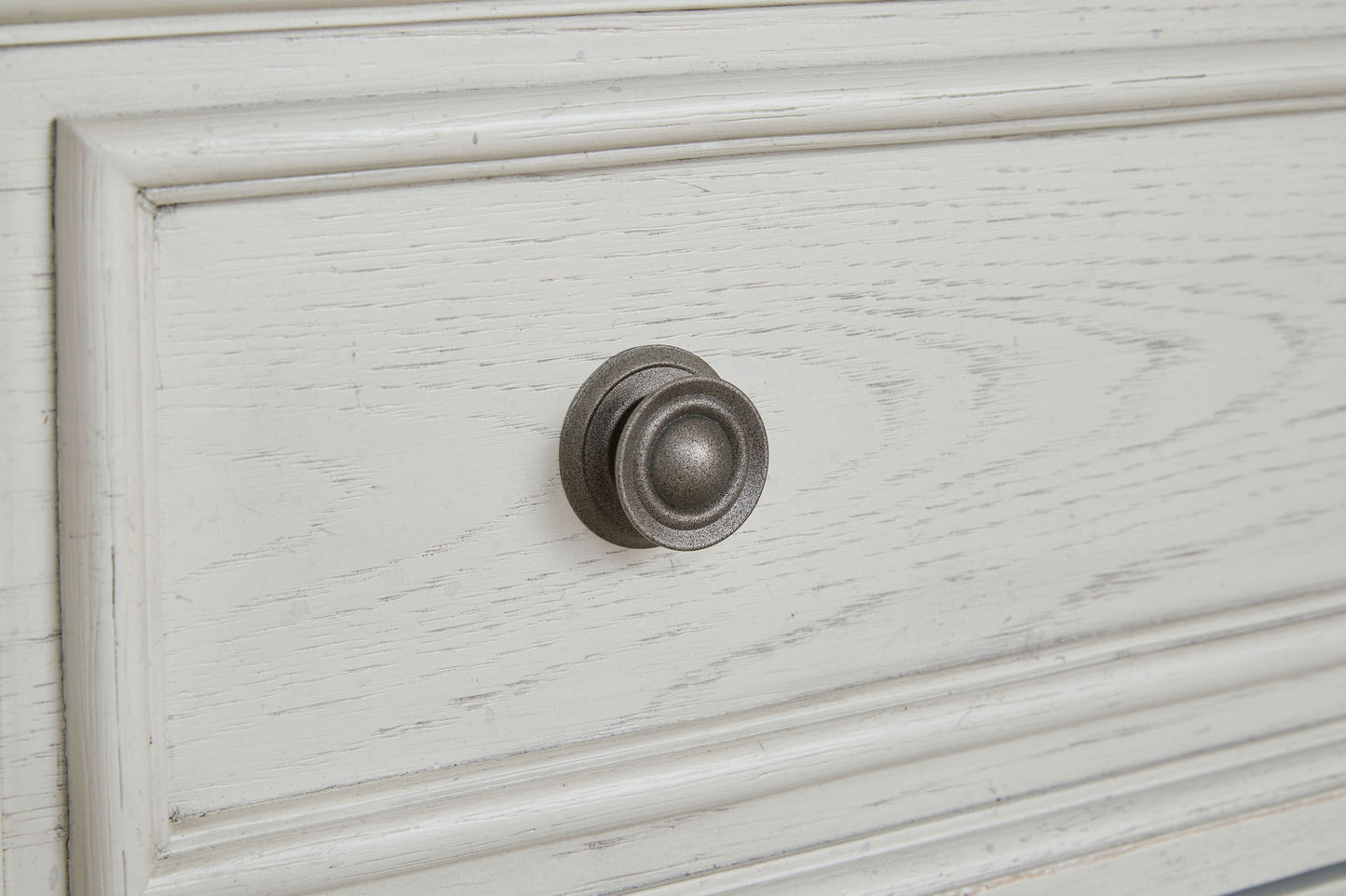 Robbinsdale - Five Drawer Chest - Antique White