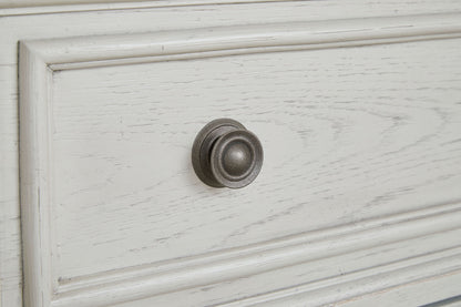 Robbinsdale - Five Drawer Chest - Antique White