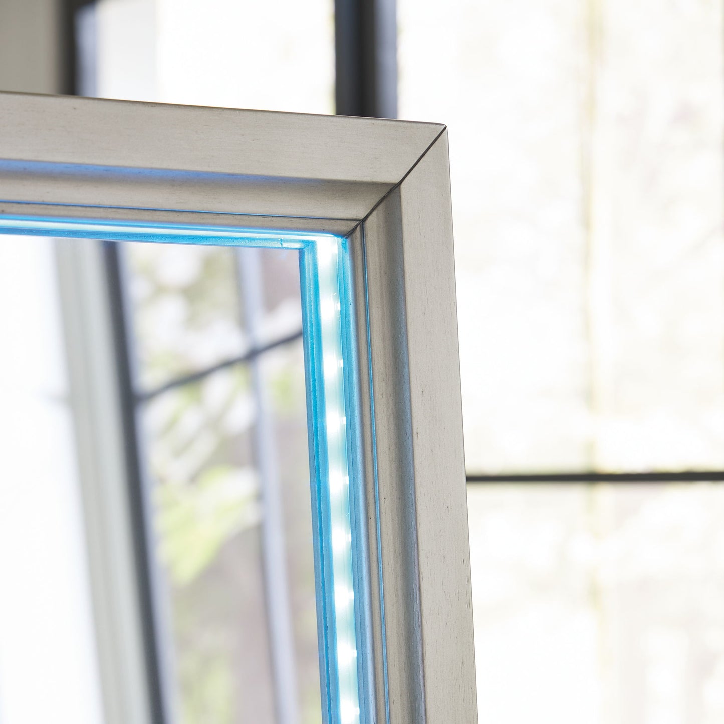 Evesen - Floor Standing Mirror With Storage - Champagne