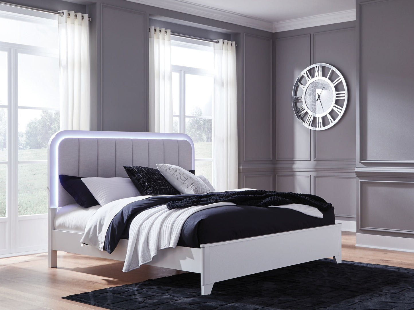 Jarlee - Upholstered Panel Bed