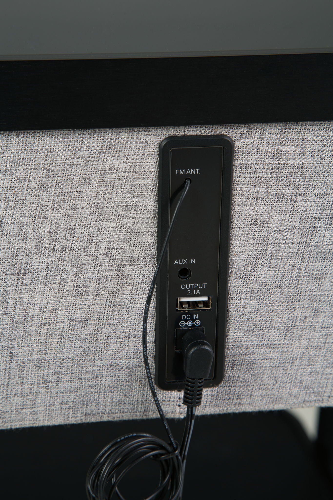 Jorvalee - Accent Table with Speaker - Gray / Black